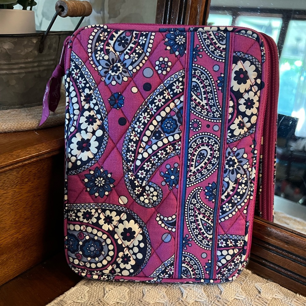 VERA BRADLEY Classic Quilted Tablet e-Reader Sleeve in Boysenberry RETIRED PRINT